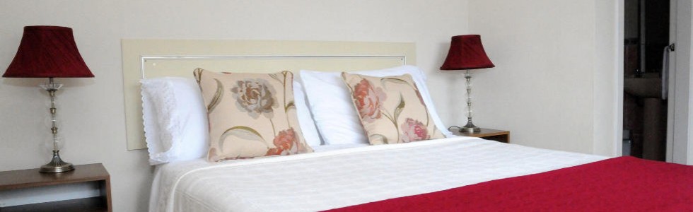 Adare B and B accommodation with Wifi and Parking